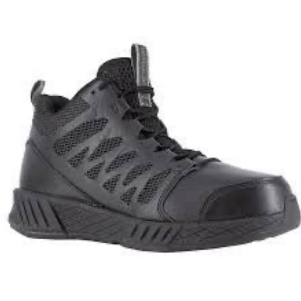 NWB Reebok Black Athletic Shoes for Men